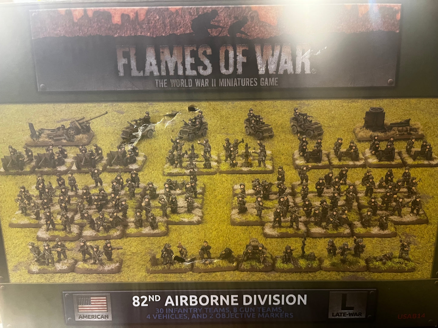 82nd Airborne Division Army Deal (Limited Edition) damage box, but complette