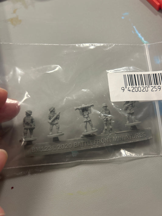 German Mid War FlaK 8.8cm Eastern Front Gun Crew sprue(MO)