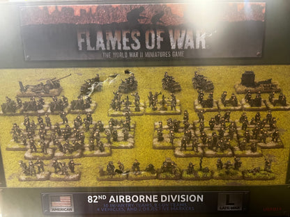 82nd Airborne Division Army Deal (Limited Edition) damage box, but complette