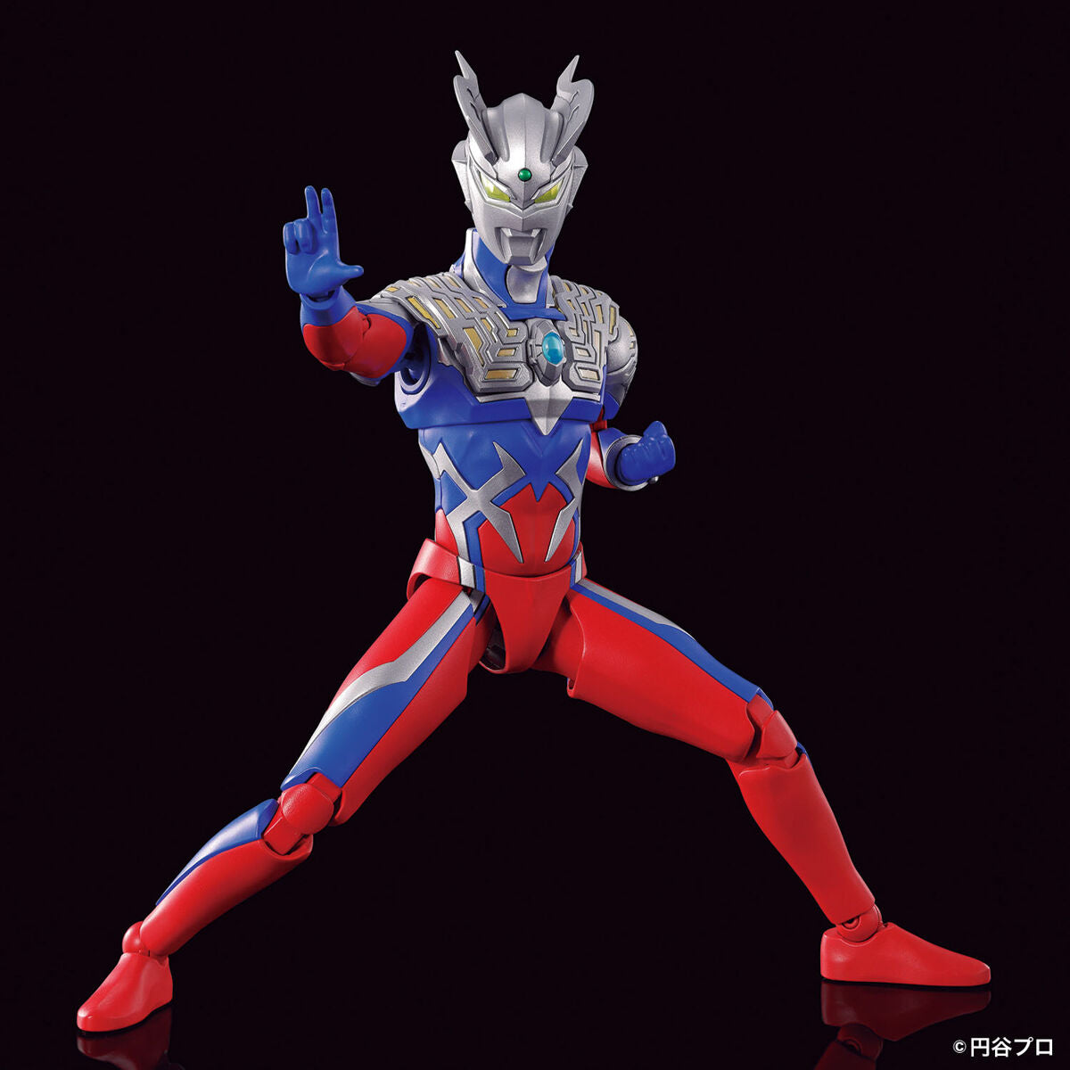 FIGURE-RISE STANDARD ULTRAMAN ZERO