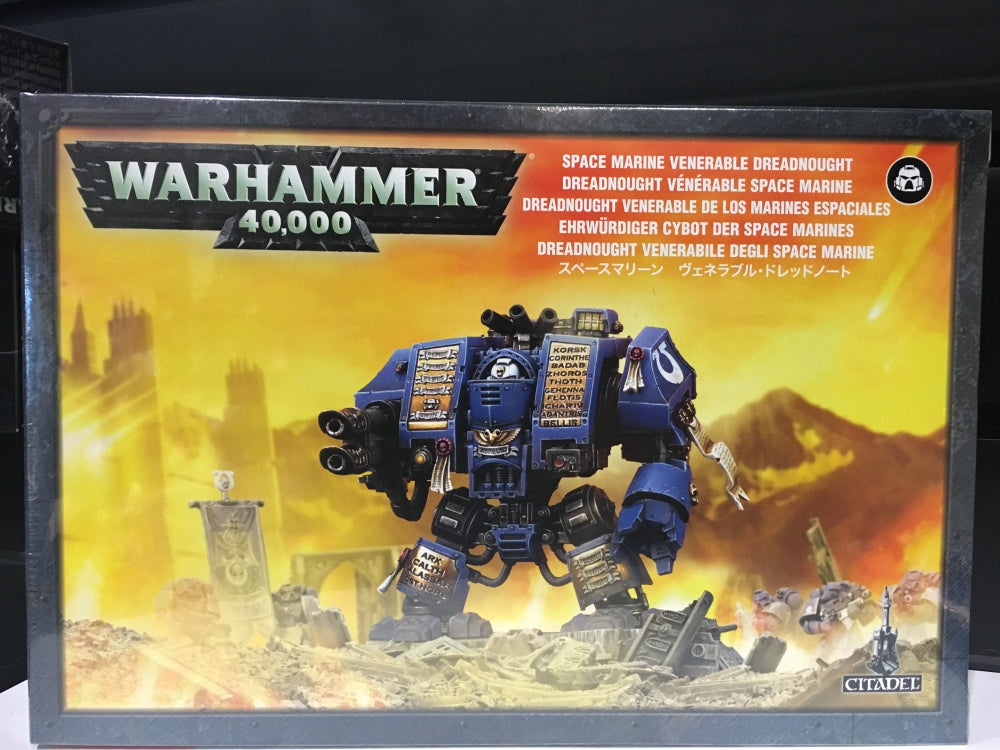 Ehrwürdiger Cybot der Space Marines